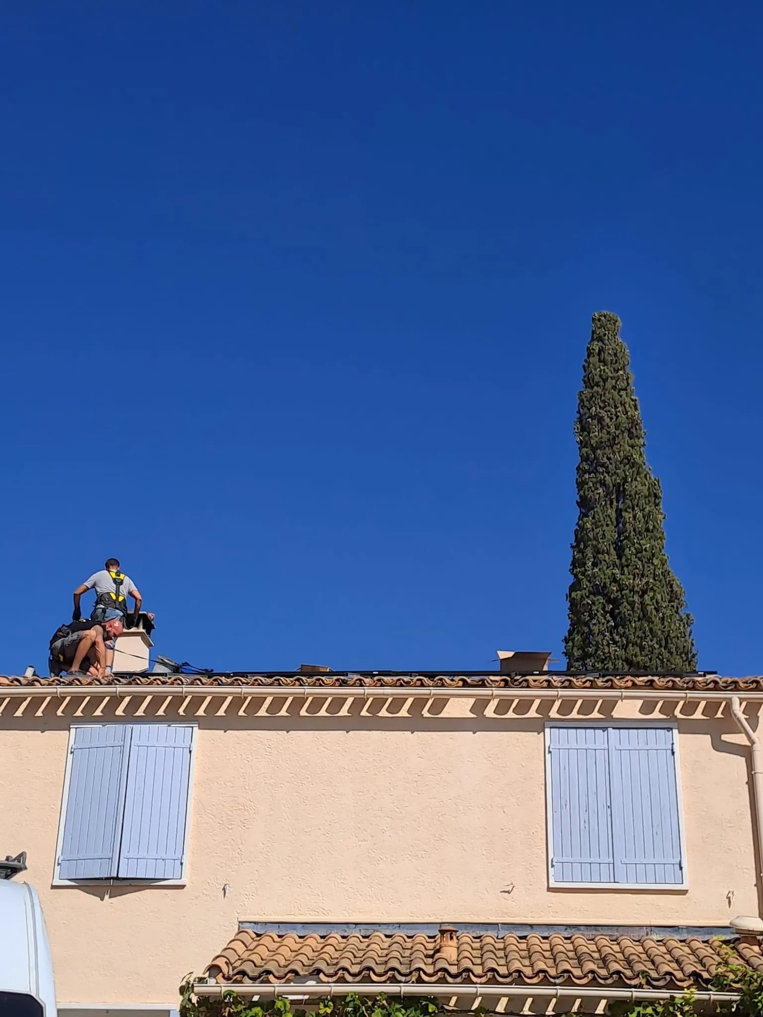 Panneaux photovoltaïques sur toit
